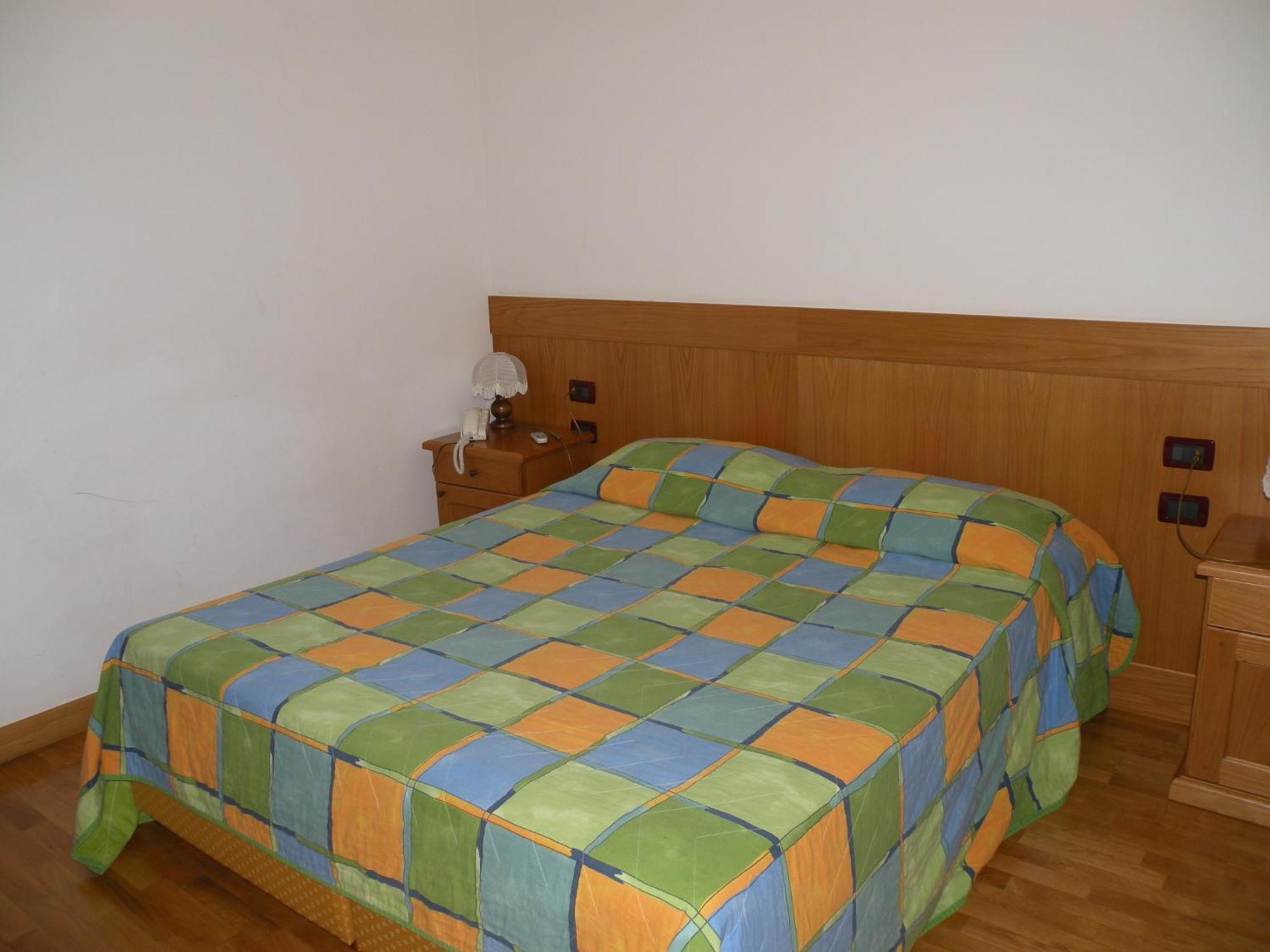Hotel Ristorante Il Pirata San Vito di Leguzzano ห้อง รูปภาพ
