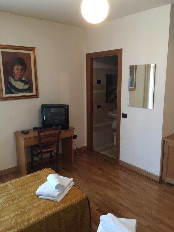 Hotel Ristorante Il Pirata San Vito di Leguzzano ภายนอก รูปภาพ